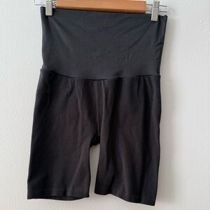 Seamless Ribbed Maternity Bike Shorts- Isabel Maternity By Ingrid & Isabel